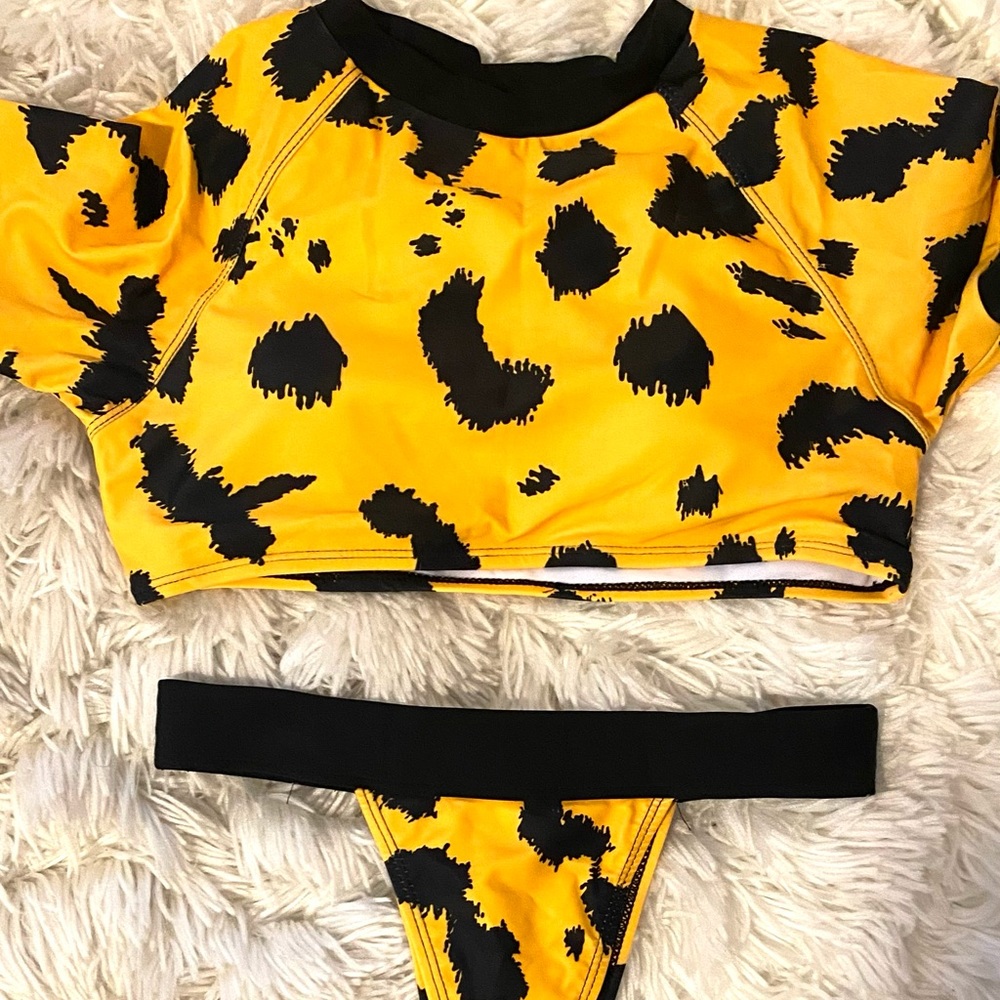 Leopard print thong bikini. Brand new!